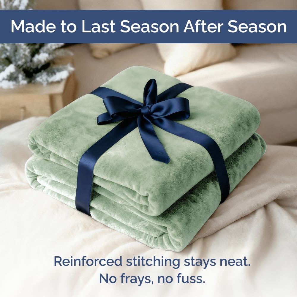 image:imageCGK Christmas Fleece Blanket Throw Size Flannel Throw Red Flakes 50x6007 Celadon